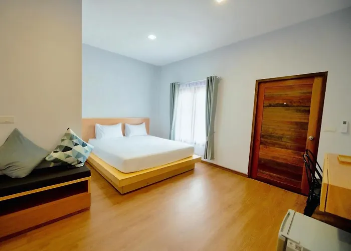 โรงแรม Intha 3*