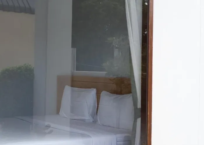 Intha โรงแรม Ban Khao Lao